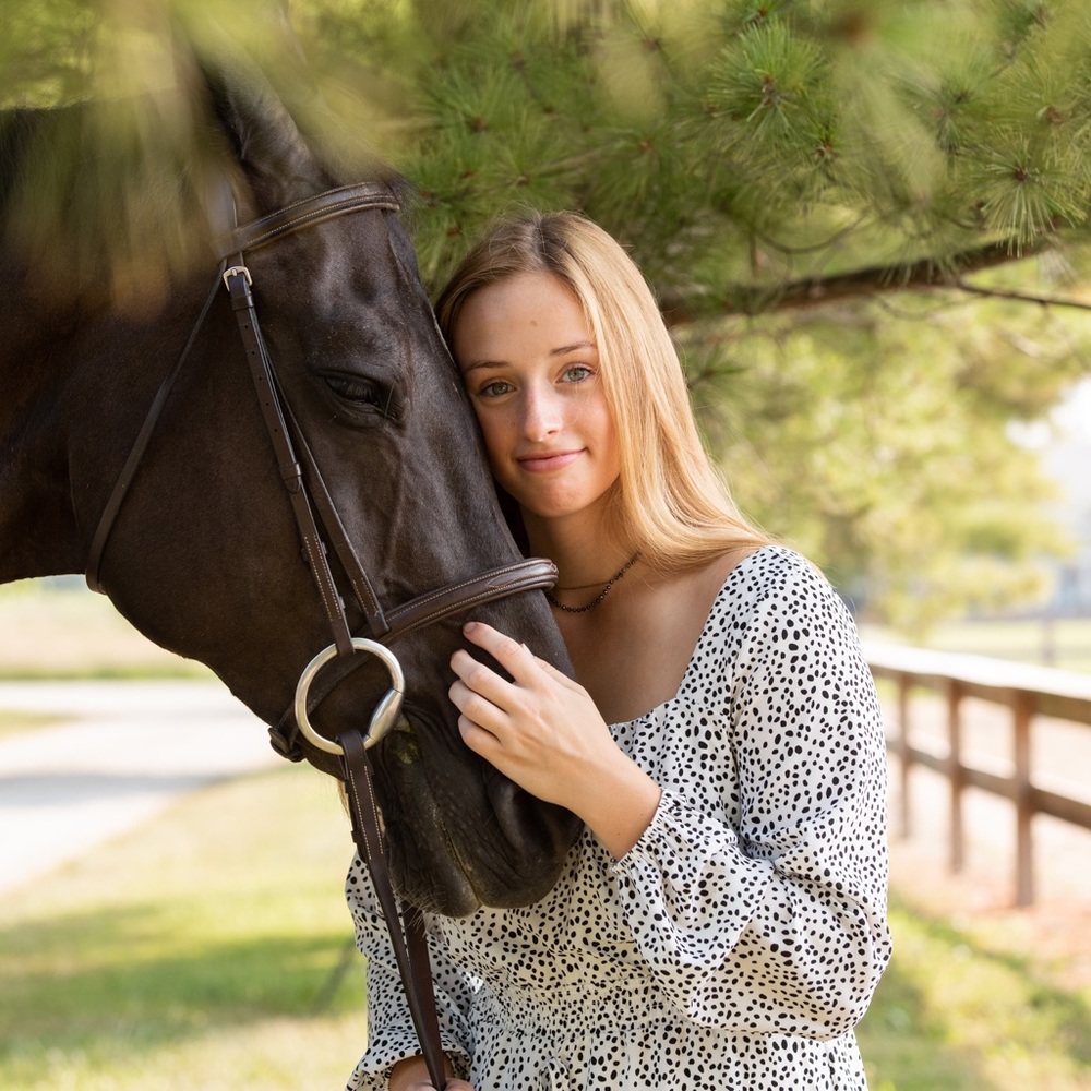 Meet your Posher, Claire